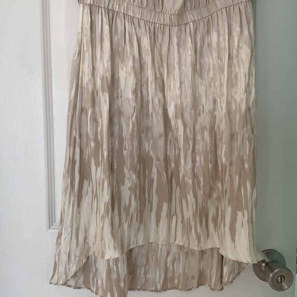 Beautiful flowy Express M dress - Picture 5 of 5